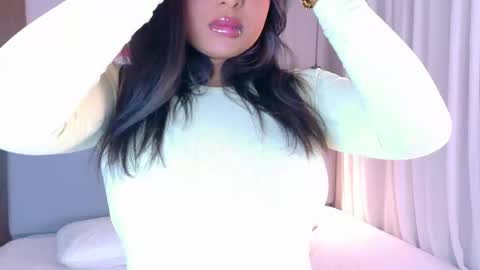 Lana online show from June 5, 7:30 pm
