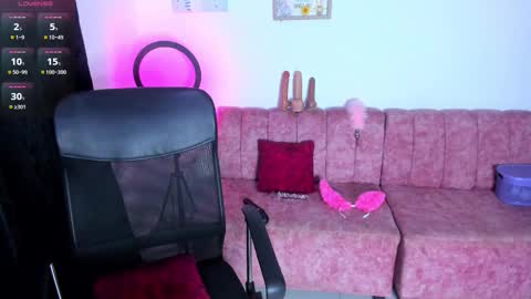 lanasin_ online show from February 19, 1:01 am