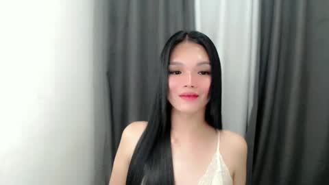 lanawyatt_ online show from September 18, 11:56 am