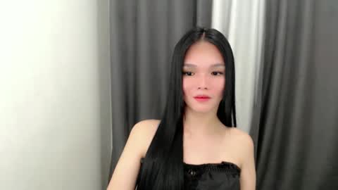 lanawyatt_ online show from September 25, 1:59 pm