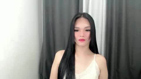 lanawyatt_ online show from September 29, 12:21 pm