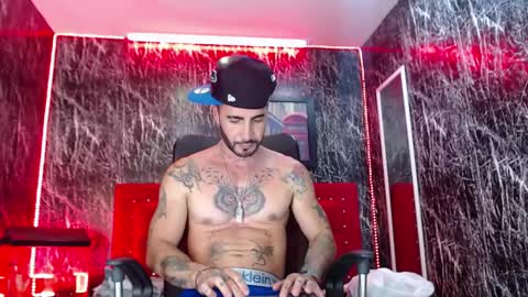 Snapshot of lancelot_benwick chatting on February 23, 8:44 pm Lancelot Benwick online show from February 23, 8:44 pm