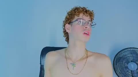 Snapshot of lancelot_grey chatting on June 10, 8:52 pm lancelot_grey online show from June 10, 8:52 pm