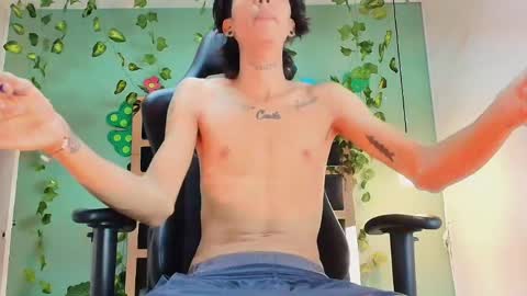 Snapshot of langelo_el chatting on June 3, 12:19 pm langelo_el online show from June 3, 12:19 pm