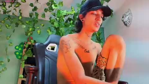 Snapshot of langelo_el chatting on June 12, 12:26 pm langelo_el online show from June 12, 12:26 pm
