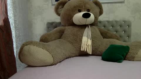 langoria online show from September 22, 2:30 pm