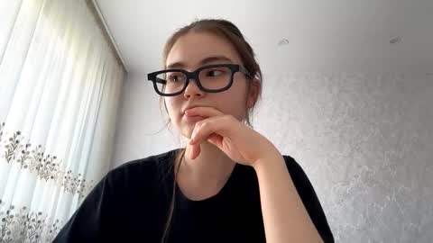 Snapshot of lanihadland chatting on March 17, 5:11 am Alice online show from March 17, 5:11 am