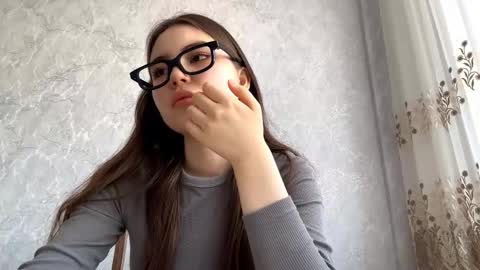 Snapshot of lanihadland chatting on March 21, 4:39 am Alice online show from March 21, 4:39 am