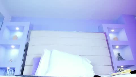 Lanna online show from February 18, 2:49 pm