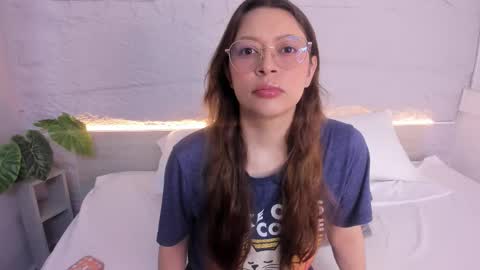 Lanna online show from March 18, 11:35 am