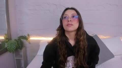 Lanna online show from April 7, 11:43 am