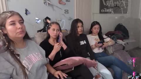 Snapshot of lanna_as chatting on December 15, 2:10 pm lanna_as online show from December 15, 2:10 pm