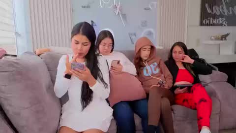 lanna_as online show from March 10, 1:38 pm