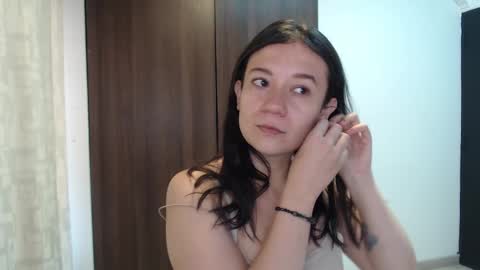 Snapshot of lanna_mills chatting on March 3, 12:58 pm Lanna online show from March 3, 12:58 pm