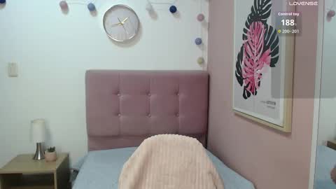 Lanna online show from November 6, 1:12 pm