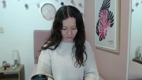 Lanna online show from June 12, 1:32 pm