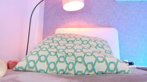 lanna_w online show from July 28, 8:52 pm