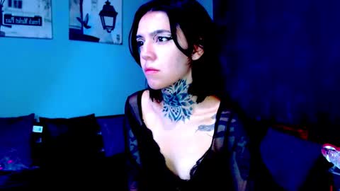 LANNIE   online show from February 7, 2:10 pm