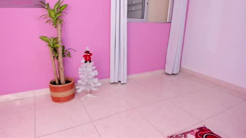 lapeligrosa_ online show from December 5, 12:22 pm