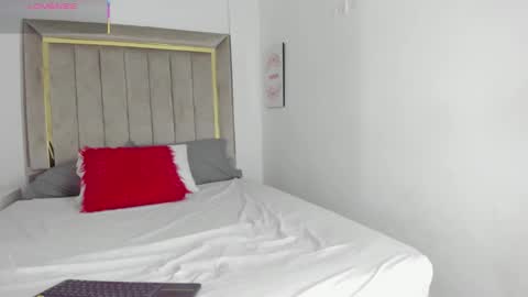 Julian online show from October 10, 7:24 pm