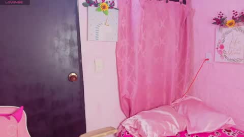 Snapshot of lara_aisha chatting on April 29, 7:42 pm LARA online show from April 29, 7:42 pm