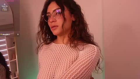 Snapshot of lara_bombshelll chatting on November 26, 10:22 pm Lara online show from November 26, 10:22 pm