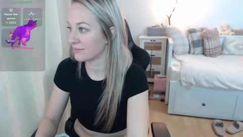 Lara online show from November 14, 5:22 pm