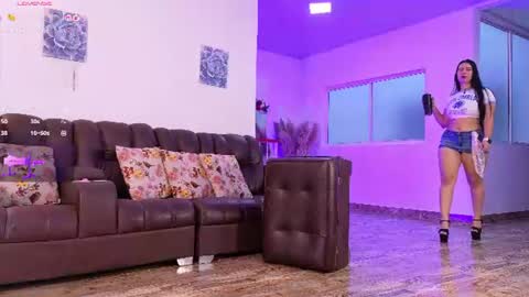 Hello Guys I am Lara Giraldo  WELCOME To my room online show from July 25, 11:13 pm