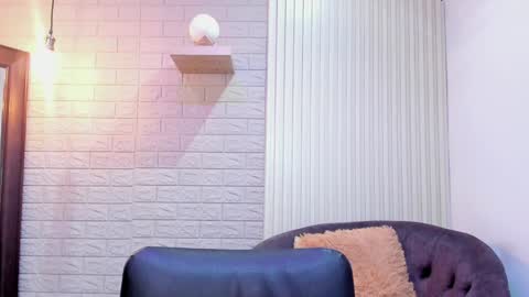      700  200   online show from January 26, 3:14 pm