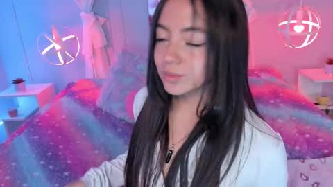 lara online show from September 19, 4:36 am