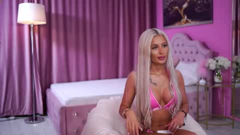 LaraBrynn online show from July 18, 7:06 pm