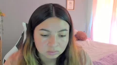 Lara online show from May 11, 8:50 pm