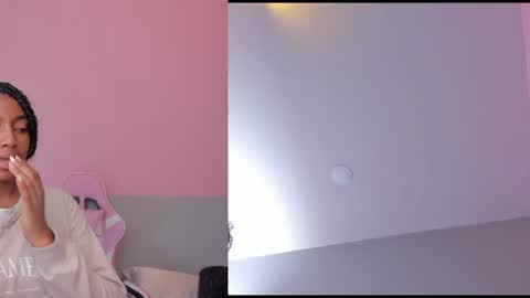 Snapshot of laraebony_ chatting on July 2, 10:32 am laraebony_ online show from July 2, 10:32 am