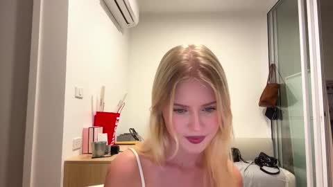 Stella online show from February 5, 10:09 am