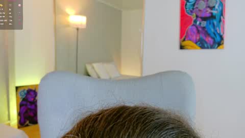 Lara  online show from June 10, 2:05 pm
