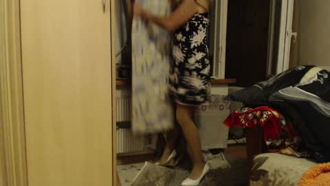 laralhotr online show from December 1, 7:36 pm