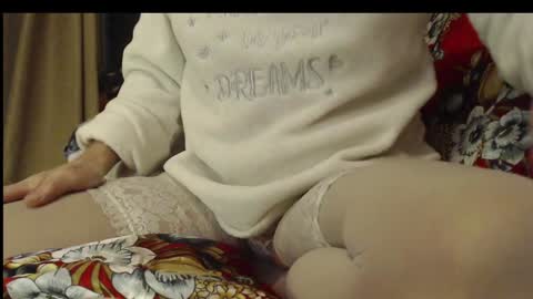 laralhotr online show from January 2, 5:50 pm