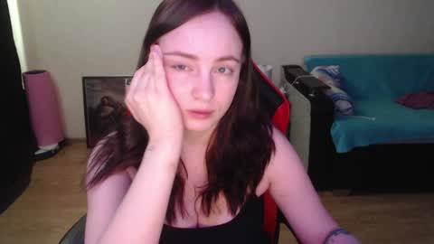 Laralianna online show from April 2, 11:52 am