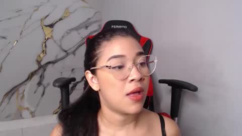 laralmanza online show from February 16, 1:40 pm