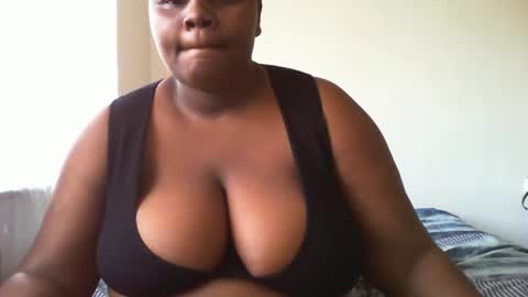 laralovex online show from December 15, 11:12 am