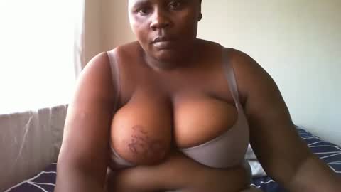 laralovex online show from February 23, 1:53 pm