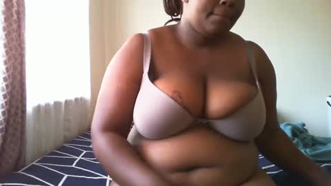 laralovex online show from February 27, 7:12 am