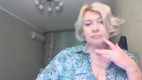 laramrs online show from October 7, 4:04 pm