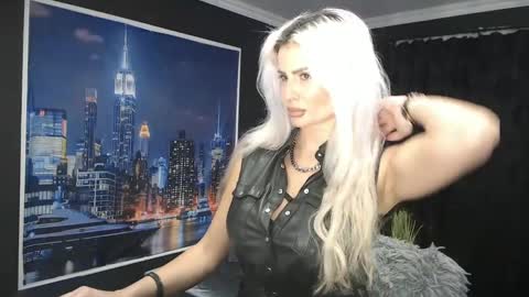 laras_moans online show from December 8, 9:02 am