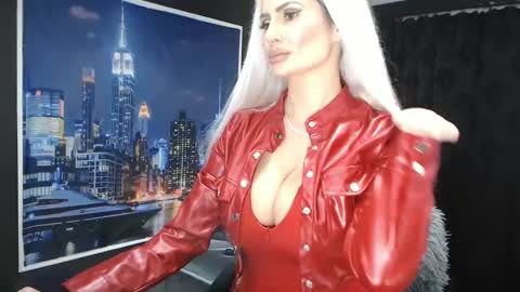laras_moans online show from December 21, 8:07 am