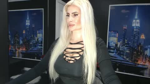 laras_moans online show from February 25, 8:03 am