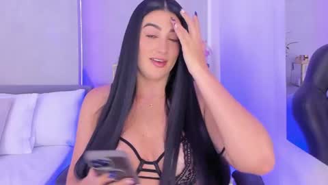Laura online show from July 17, 8:14 pm