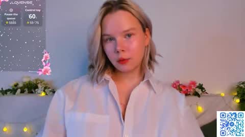 Snapshot of large_ocean chatting on November 10, 1:37 am Rose online show from November 10, 1:37 am