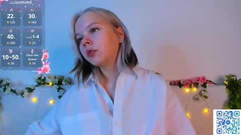 Snapshot of large_ocean chatting on November 30, 2:26 am Rose online show from November 30, 2:26 am