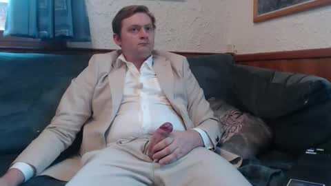 Snapshot of largebit17 chatting on November 24, 2:39 pm largebit17 online show from November 24, 2:39 pm